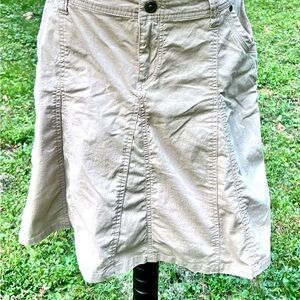 Kühl skirt  Size 10.  264W